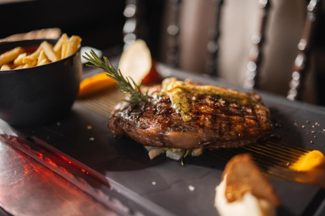 Le Coucou Restaurant & Lounge-bar